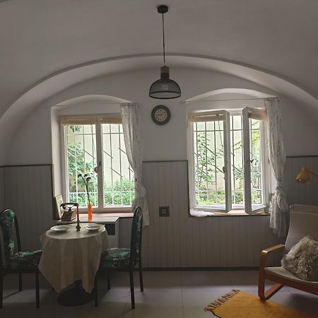 Vintage Room With Garden View Bratislava Exteriör bild