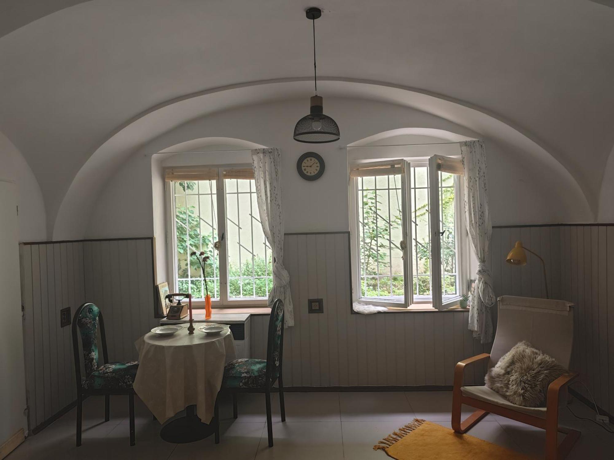 Vintage Room With Garden View Bratislava Exteriör bild
