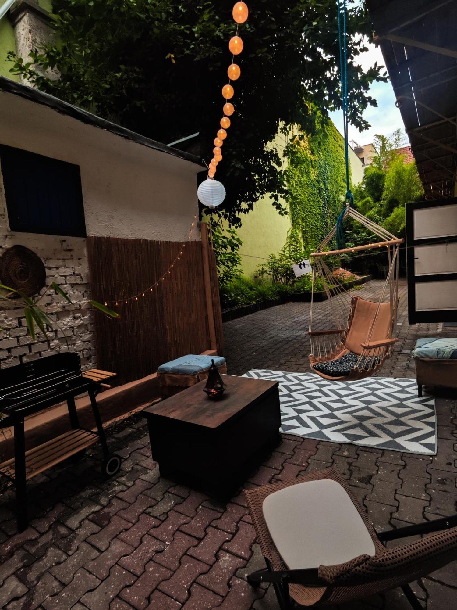 Vintage Room With Garden View Bratislava Exteriör bild