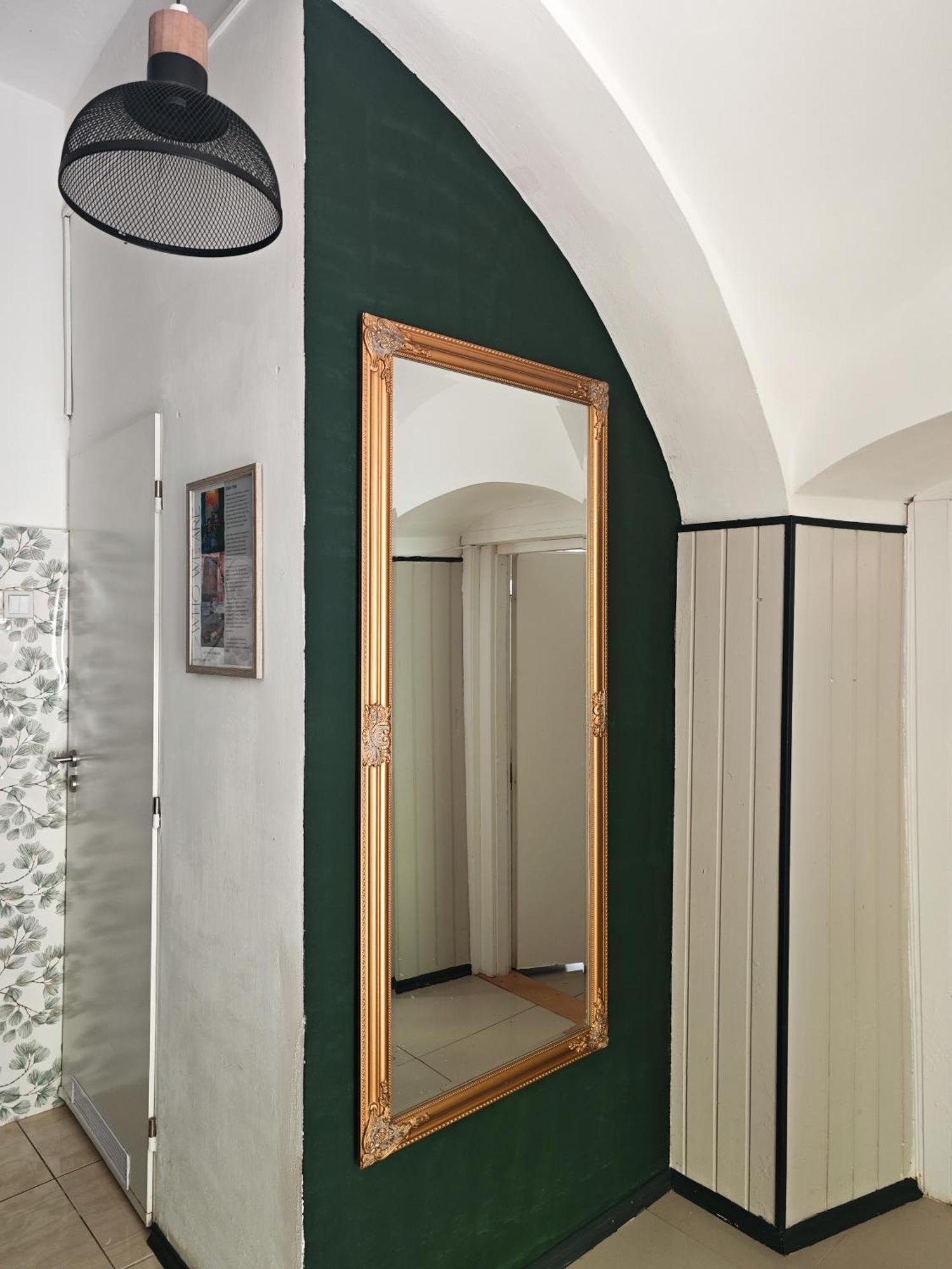 Vintage Room With Garden View Bratislava Exteriör bild